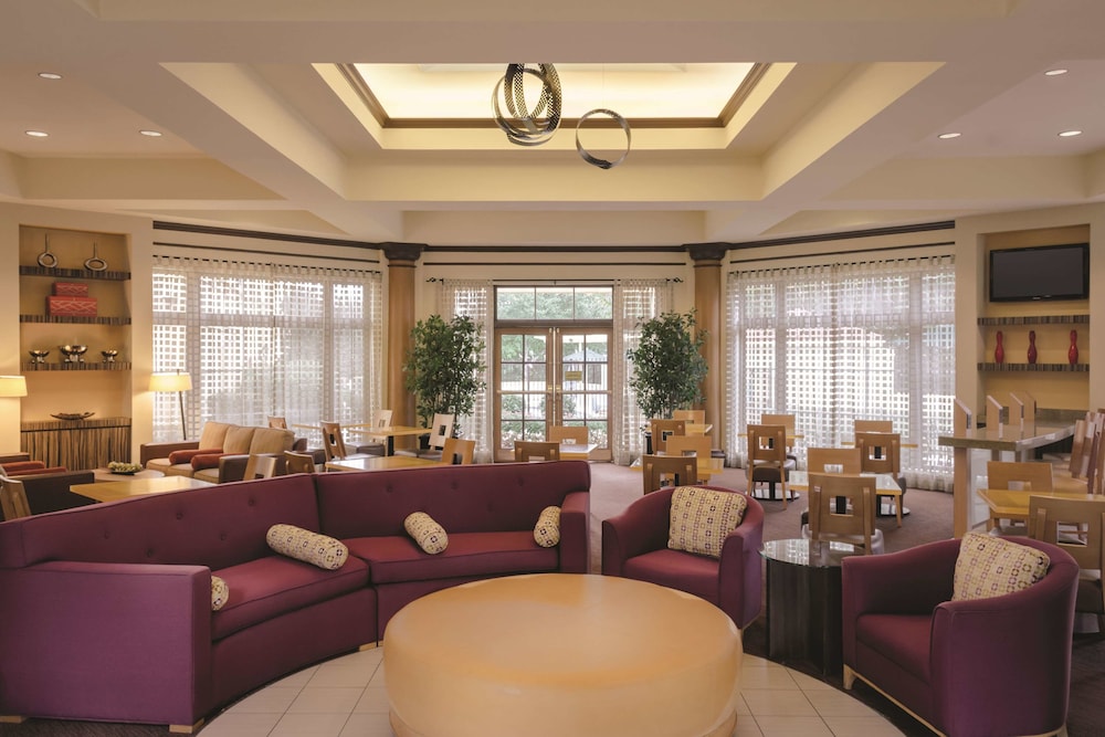 Imagen de los interiores del Hotel La Quinta Inn & Suites by Wyndham Atlanta Ballpark/Galleria. Foto 17