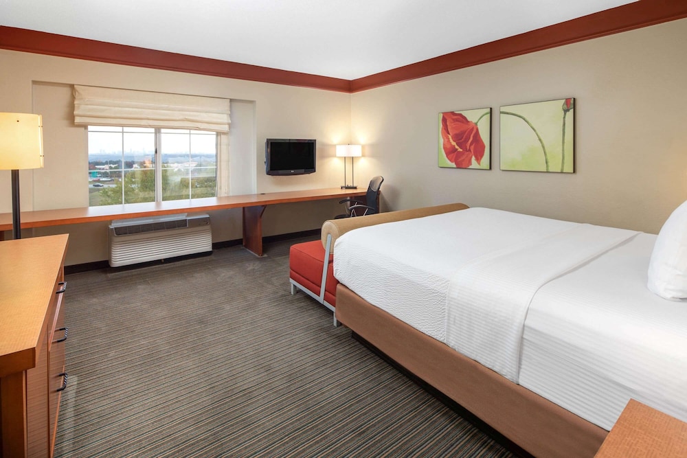 Imagen de la habitación del Hotel La Quinta Inn & Suites by Wyndham Atlanta Ballpark/Galleria. Foto 16