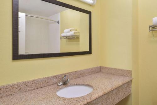 Imagen de la habitación del Hotel La Quinta Inn & Suites by Wyndham Atlanta South - Newnan. Foto 19