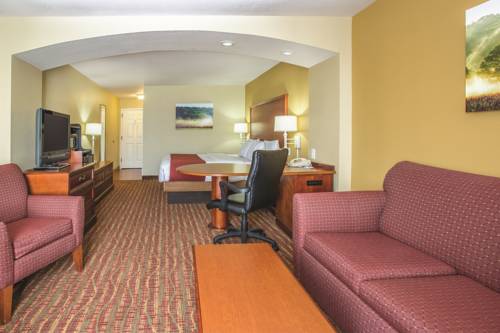 Imagen de la habitación del Hotel La Quinta Inn & Suites by Wyndham Bentonville. Foto 7