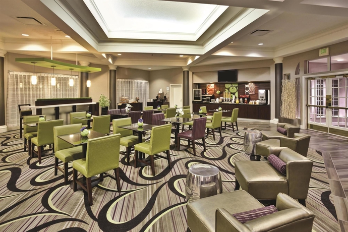 Imagen del bar/restaurante del Hotel La Quinta Inn & Suites by Wyndham Birmingham Homewood. Foto 6