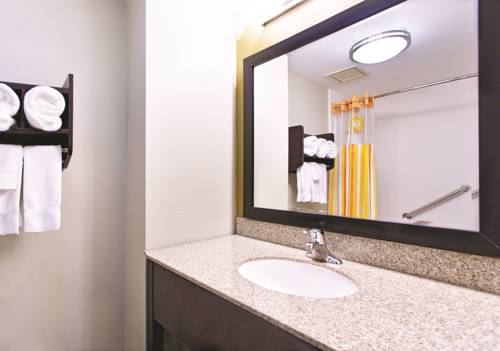 Imagen de la habitación del Hotel La Quinta Inn & Suites by Wyndham Bonita Springs Naples N.. Foto 3