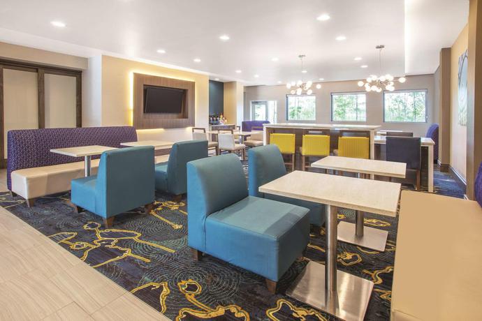 Imagen general del Hotel La Quinta Inn & Suites by Wyndham Buffalo Amherst. Foto 2