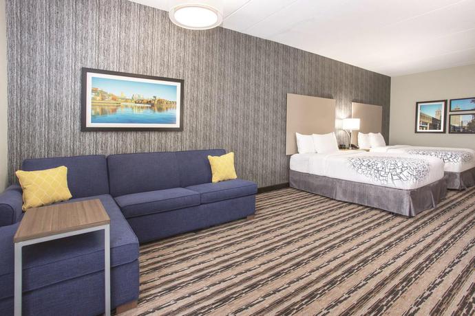 Imagen de la habitación del Hotel La Quinta Inn & Suites by Wyndham Buffalo Amherst. Foto 11