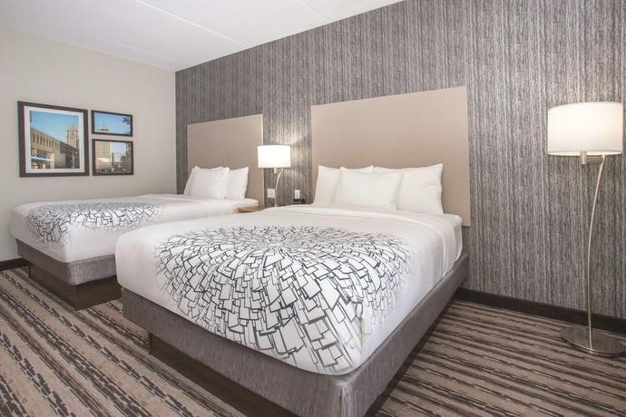 Imagen de la habitación del Hotel La Quinta Inn & Suites by Wyndham Buffalo Amherst. Foto 12