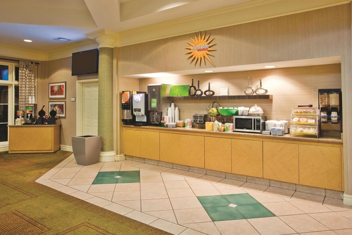 Imagen del bar/restaurante del Hotel La Quinta Inn & Suites by Wyndham Charlotte Airport South. Foto 2