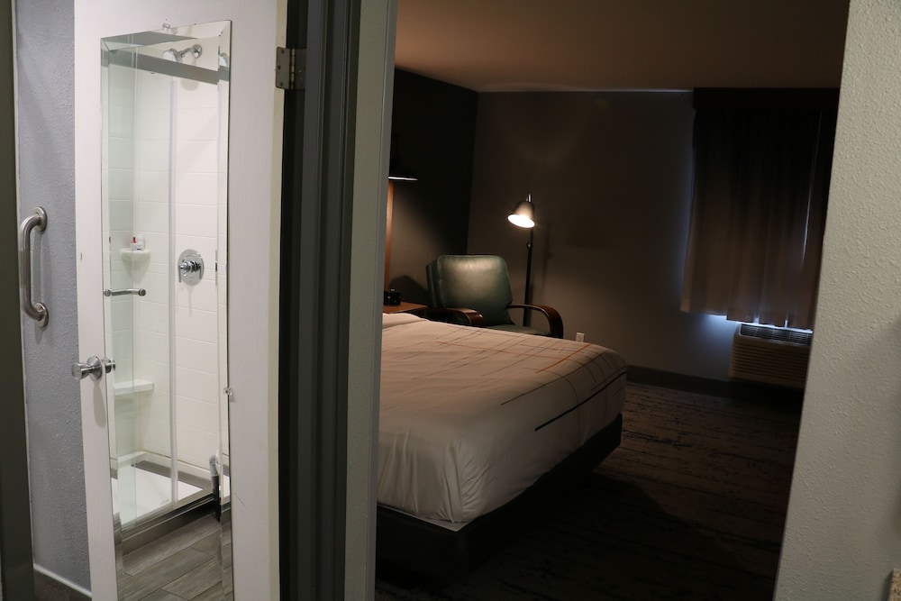 Imagen de la habitación del Hotel La Quinta Inn & Suites by Wyndham Chicago Gurnee. Foto 5