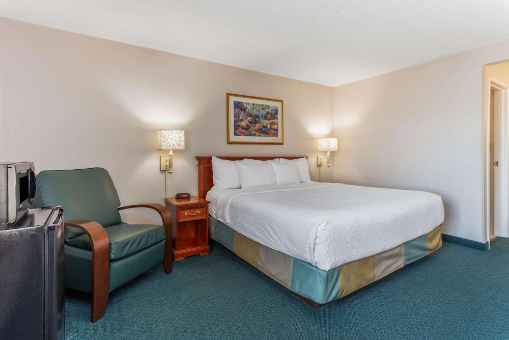Imagen de la habitación del Hotel La Quinta Inn & Suites by Wyndham Chicago Gurnee. Foto 9