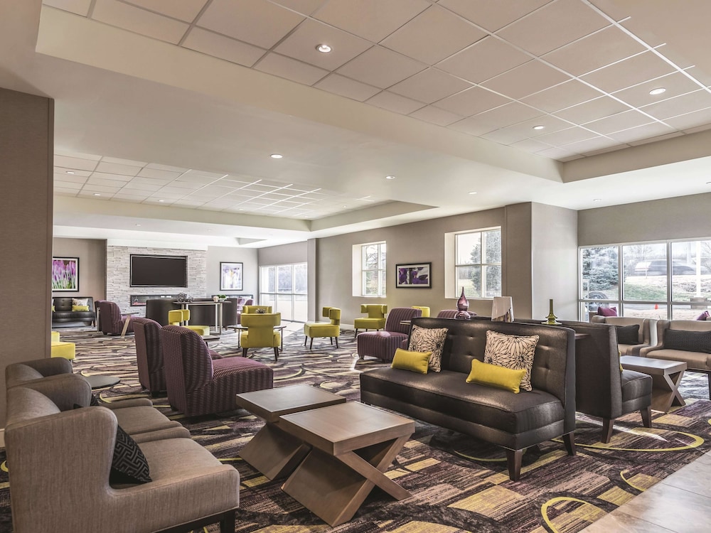 Imagen de los interiores del Hotel La Quinta Inn & Suites by Wyndham Cincinnati Sharonville. Foto 18