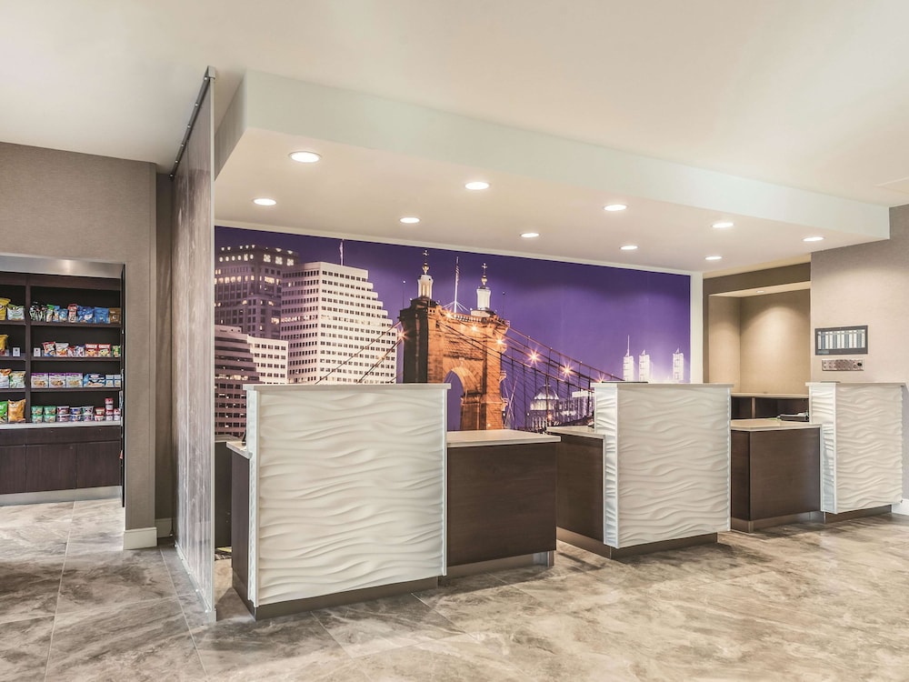 Imagen de los interiores del Hotel La Quinta Inn & Suites by Wyndham Cincinnati Sharonville. Foto 20