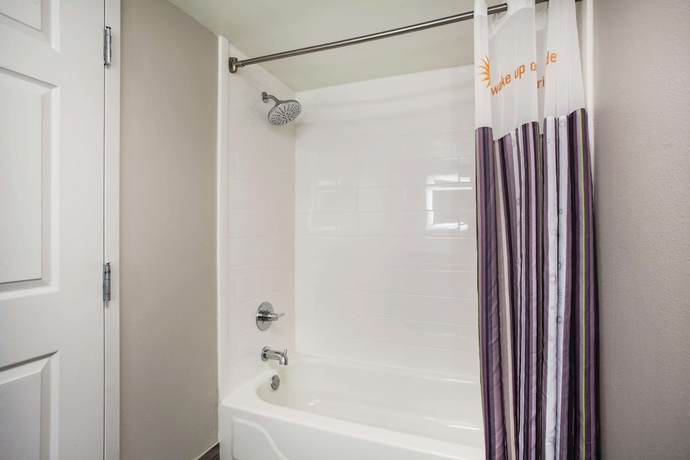 Imagen de la habitación del Hotel La Quinta Inn & Suites by Wyndham Clearwater South. Foto 9