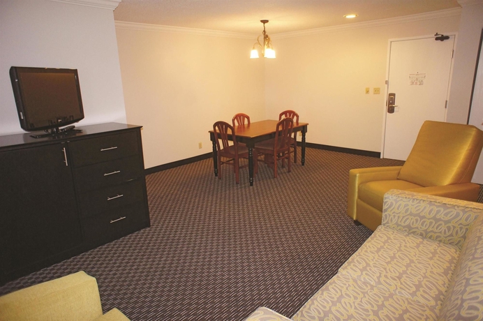 Imagen de la habitación del Hotel La Quinta Inn & Suites by Wyndham Cleveland - Airport North. Foto 5