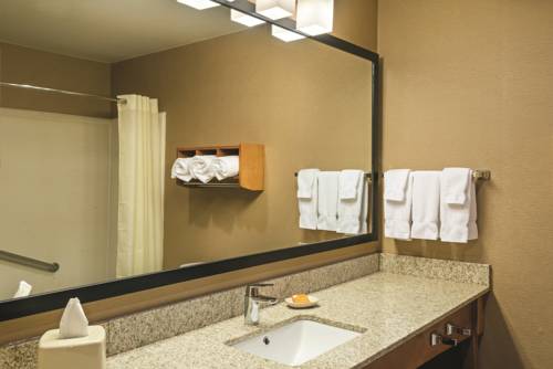 Imagen de la habitación del Hotel La Quinta Inn & Suites by Wyndham Coeur d`Alene. Foto 3