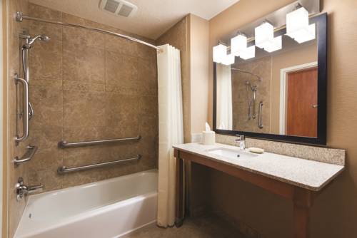 Imagen de la habitación del Hotel La Quinta Inn & Suites by Wyndham Coeur d`Alene. Foto 10