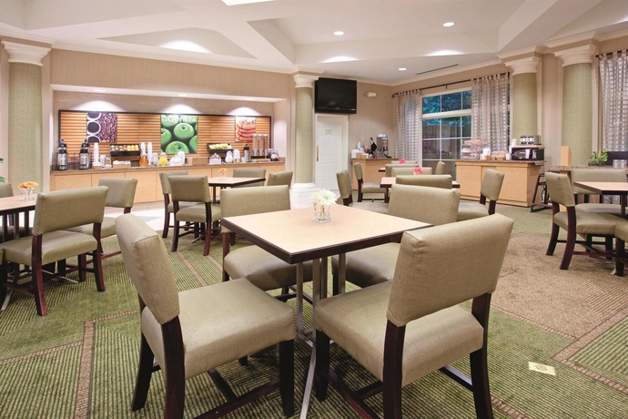 Imagen del bar/restaurante del Hotel La Quinta Inn & Suites by Wyndham Colorado Springs South AP. Foto 5