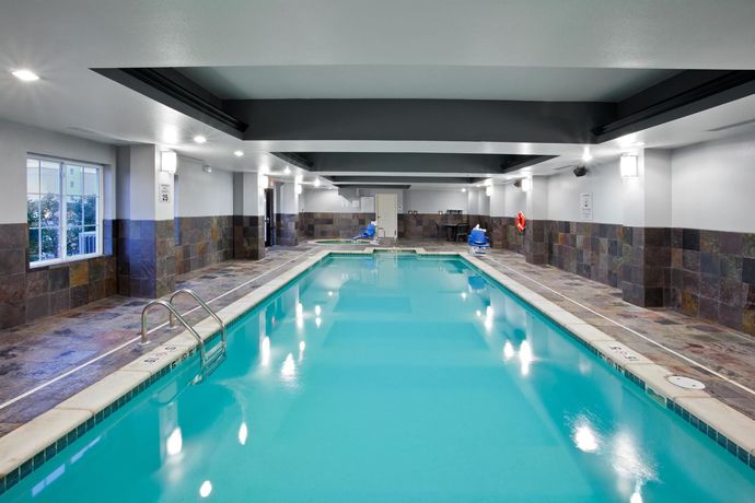 Imagen de la piscina del Hotel La Quinta Inn & Suites by Wyndham Conway. Foto 11