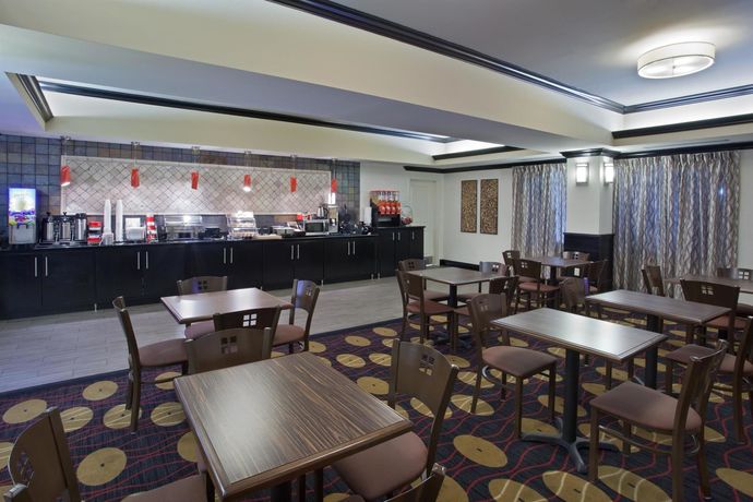 Imagen de los interiores del Hotel La Quinta Inn & Suites by Wyndham Conway. Foto 10