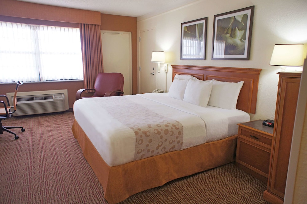 Imagen de la habitación del Hotel La Quinta Inn & Suites by Wyndham Coral Springs Univ Dr. Foto 5