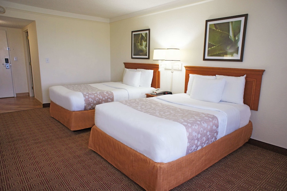 Imagen de la habitación del Hotel La Quinta Inn & Suites by Wyndham Coral Springs Univ Dr. Foto 8