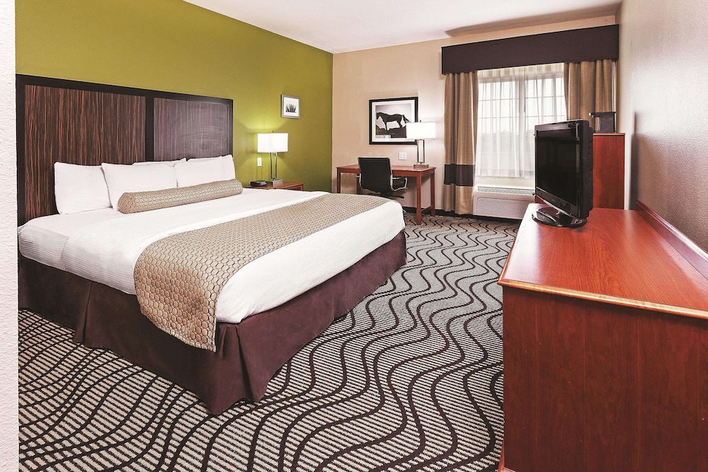 Imagen de la habitación del Hotel La Quinta Inn & Suites by Wyndham Corpus Christi Northwest. Foto 7