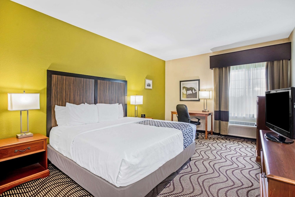 Imagen de la habitación del Hotel La Quinta Inn & Suites by Wyndham Corpus Christi Northwest. Foto 10