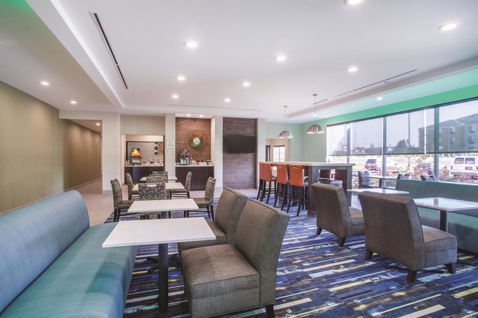 Imagen del bar/restaurante del Hotel La Quinta Inn & Suites by Wyndham Cullman. Foto 3