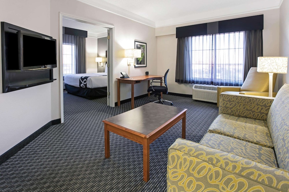 Imagen de la habitación del Hotel La Quinta Inn & Suites by Wyndham Dallas Arlington South. Foto 4