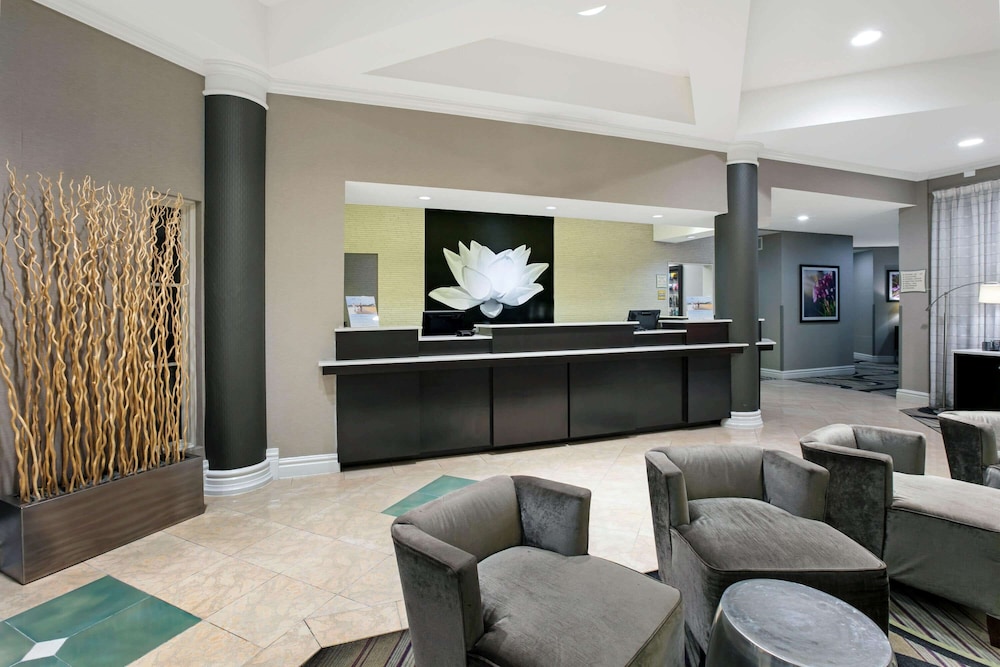 Imagen de los interiores del Hotel La Quinta Inn & Suites by Wyndham Dallas Arlington South. Foto 18