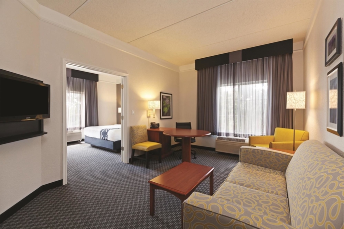 Imagen de la habitación del Hotel La Quinta Inn & Suites by Wyndham Dallas North Central. Foto 10