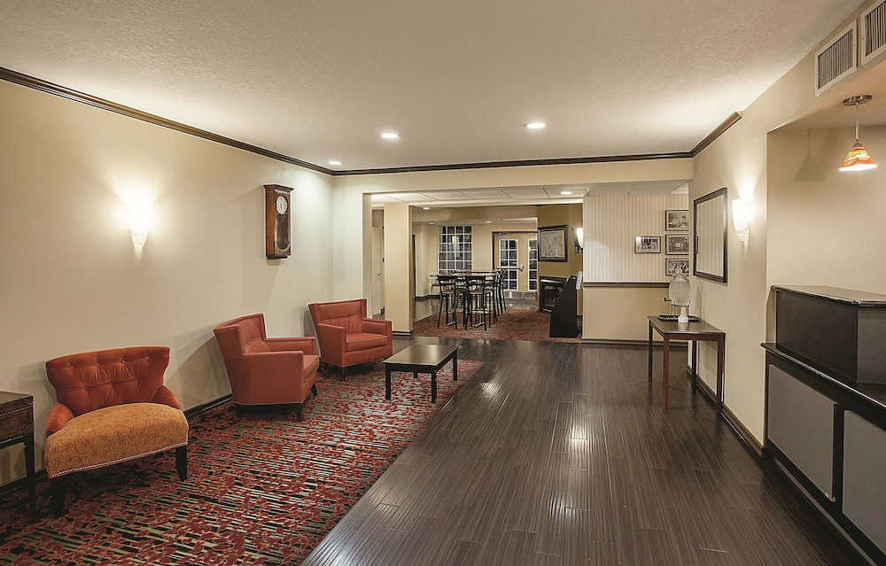 Imagen de los interiores del Hotel La Quinta Inn & Suites by Wyndham Davis. Foto 13