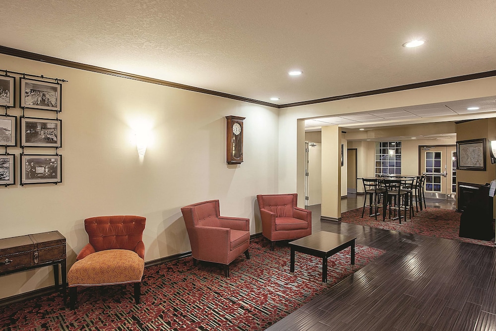 Imagen de los interiores del Hotel La Quinta Inn & Suites by Wyndham Davis. Foto 14