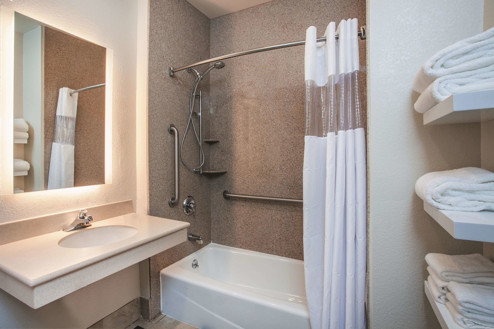 Imagen de la habitación del Hotel La Quinta Inn & Suites by Wyndham Dublin - Pleasanton. Foto 19