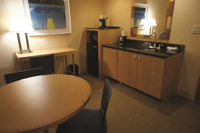 Imagen de la habitación del Hotel La Quinta Inn & Suites by Wyndham Fort Lauderdale Tamarac. Foto 4