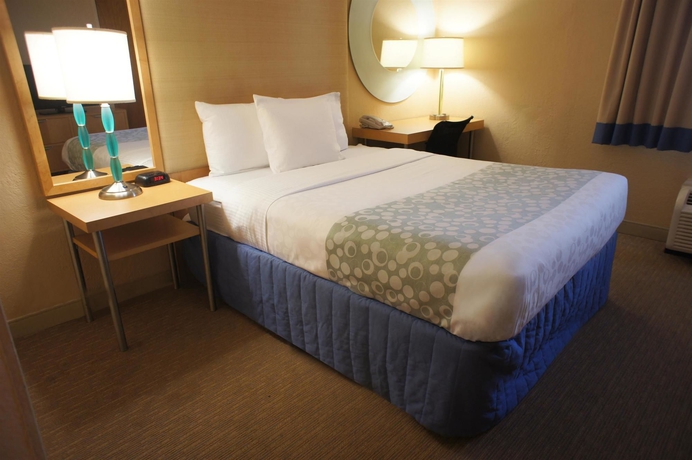 Imagen de la habitación del Hotel La Quinta Inn & Suites by Wyndham Fort Lauderdale Tamarac. Foto 11