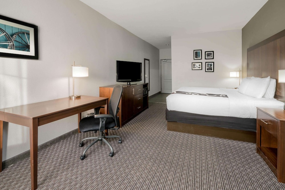 Imagen de la habitación del Hotel La Quinta Inn & Suites by Wyndham Fort Worth Arlington West. Foto 5