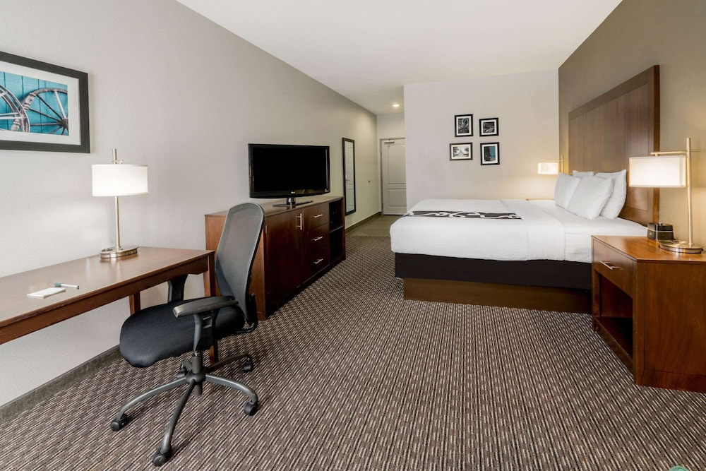 Imagen de la habitación del Hotel La Quinta Inn & Suites by Wyndham Fort Worth Arlington West. Foto 12