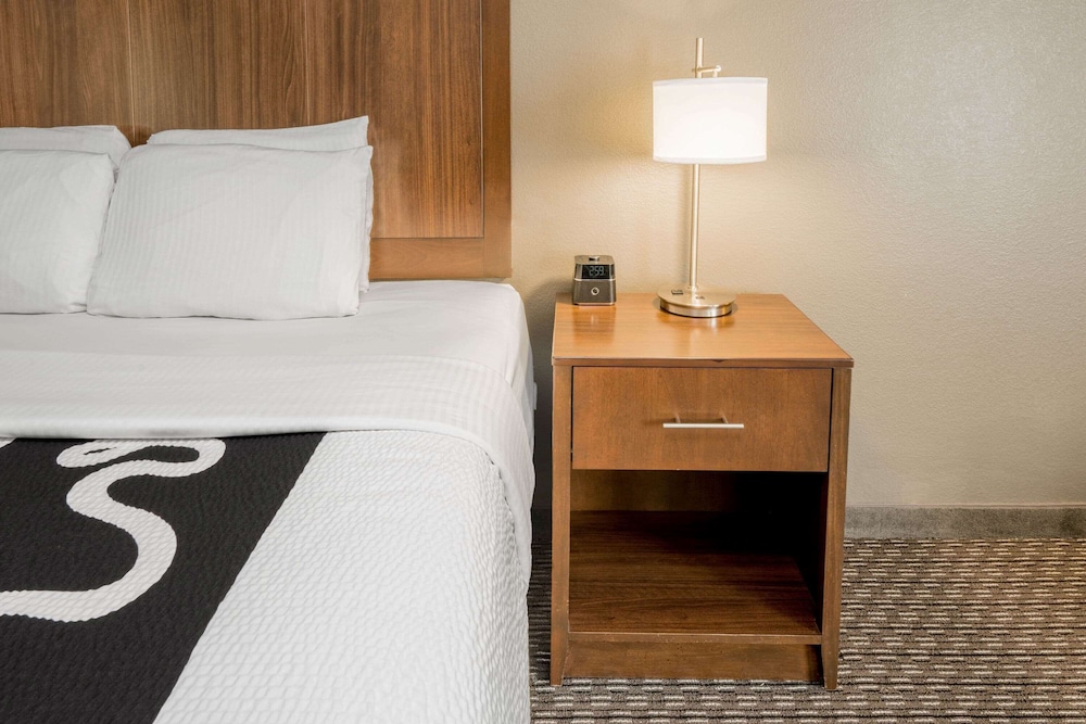 Imagen de la habitación del Hotel La Quinta Inn & Suites by Wyndham Fort Worth Arlington West. Foto 16