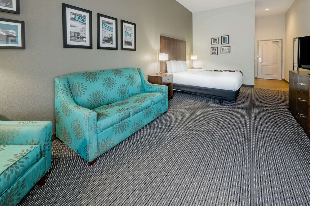 Imagen de la habitación del Hotel La Quinta Inn & Suites by Wyndham Fort Worth Arlington West. Foto 17