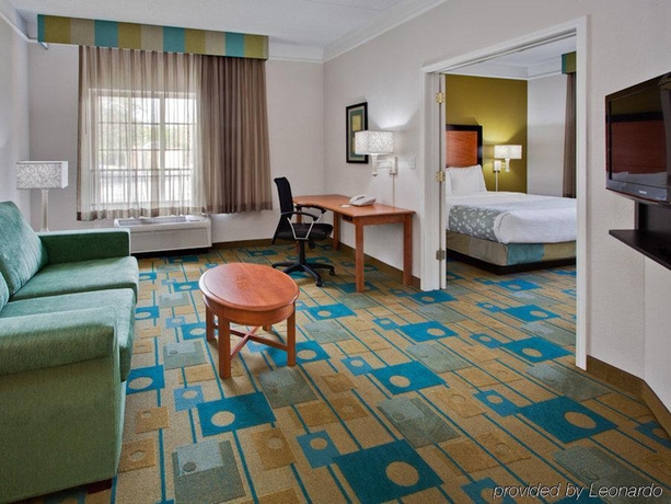 Imagen de la habitación del Hotel La Quinta Inn & Suites by Wyndham Ft. Lauderdale Airport. Foto 10