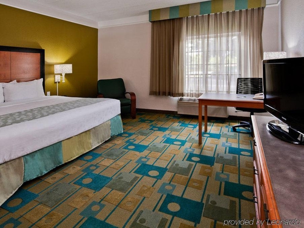 Imagen de la habitación del Hotel La Quinta Inn & Suites by Wyndham Ft. Lauderdale Airport. Foto 11