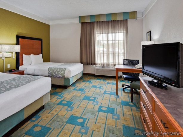 Imagen de la habitación del Hotel La Quinta Inn & Suites by Wyndham Ft. Lauderdale Airport. Foto 12