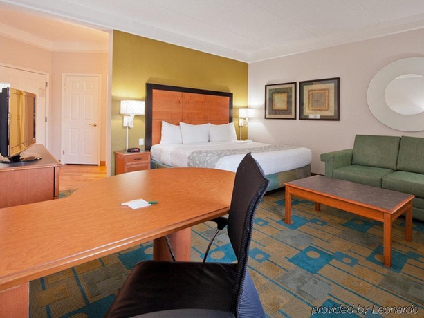 Imagen de la habitación del Hotel La Quinta Inn & Suites by Wyndham Ft. Lauderdale Airport. Foto 13