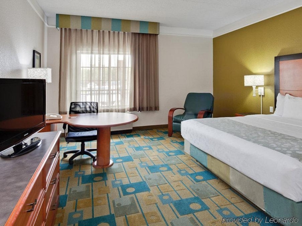 Imagen de la habitación del Hotel La Quinta Inn & Suites by Wyndham Ft. Lauderdale Airport. Foto 15