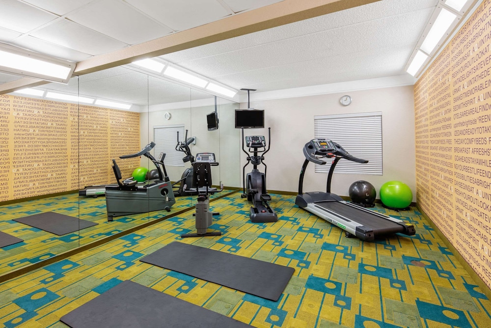 Imagen de los interiores del Hotel La Quinta Inn & Suites by Wyndham Ft. Lauderdale Plantation. Foto 17