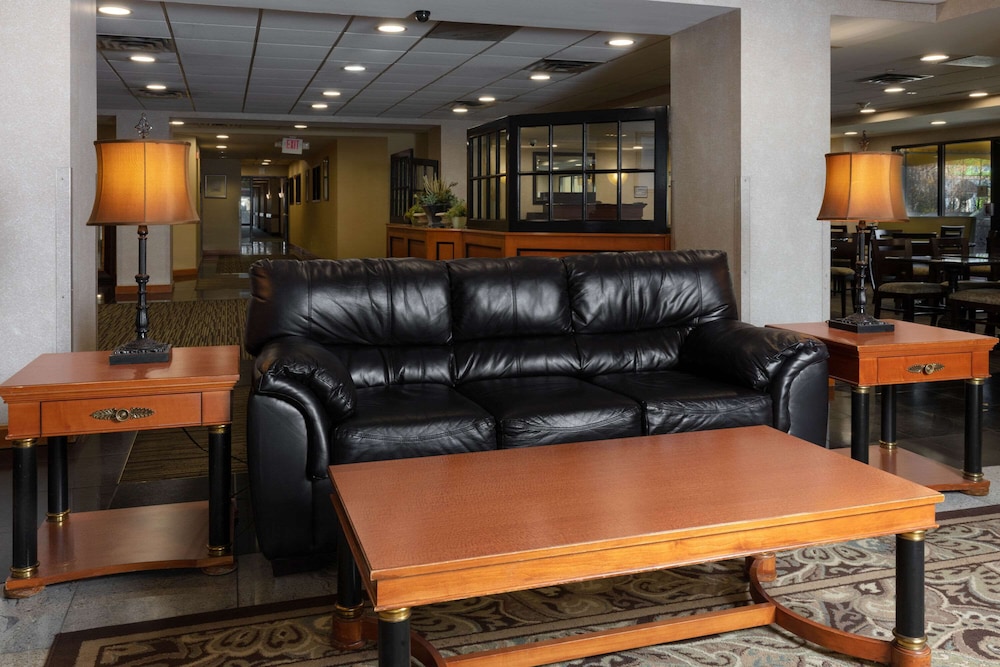 Imagen de los interiores del Hotel La Quinta Inn & Suites by Wyndham Garden City. Foto 19