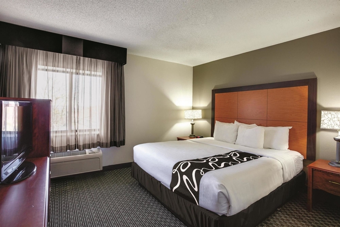 Imagen de la habitación del Hotel La Quinta Inn & Suites by Wyndham Harrisburg Airport Hershey. Foto 6