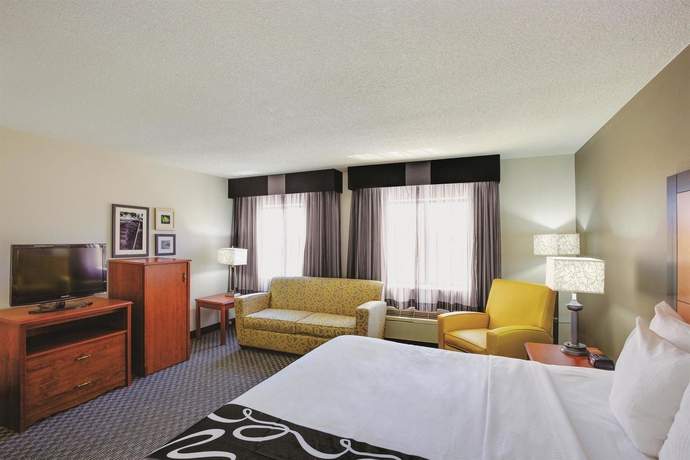 Imagen de la habitación del Hotel La Quinta Inn & Suites by Wyndham Harrisburg Airport Hershey. Foto 13