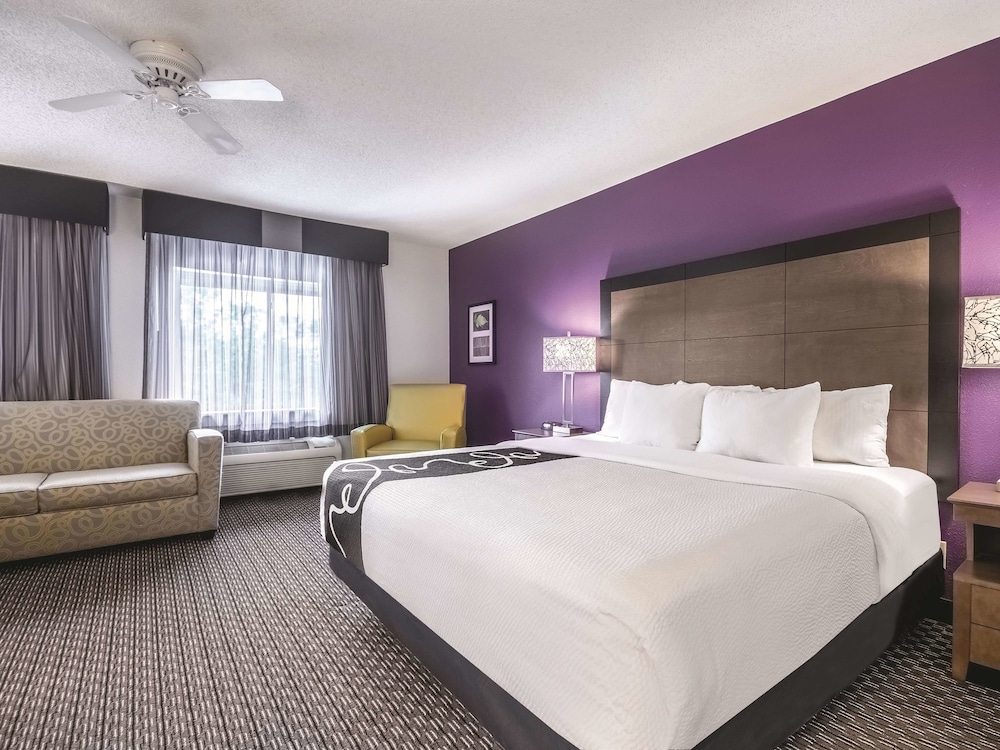 Imagen de la habitación del Hotel La Quinta Inn & Suites by Wyndham Hartford - Bradley Airport. Foto 13
