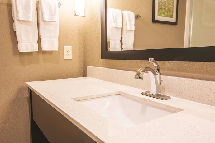 Imagen de la habitación del Hotel La Quinta Inn & Suites by Wyndham Hattiesburg - I-59. Foto 7