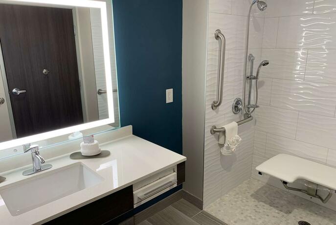 Imagen de la habitación del Hotel La Quinta Inn & Suites by Wyndham Holbrook Petrified Forest. Foto 48